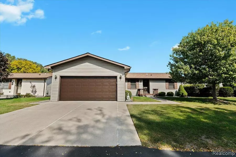 38572 Deer Creek  Boulevard, Westland, MI 48185