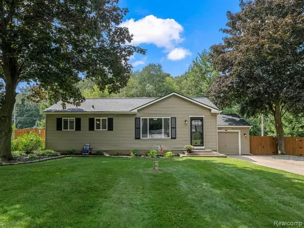 3500 FIELDVIEW Avenue, West Bloomfield, MI 48324