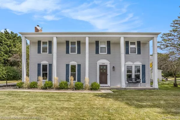 1142 Barneswood Lane, Rochester Hills, MI 48306