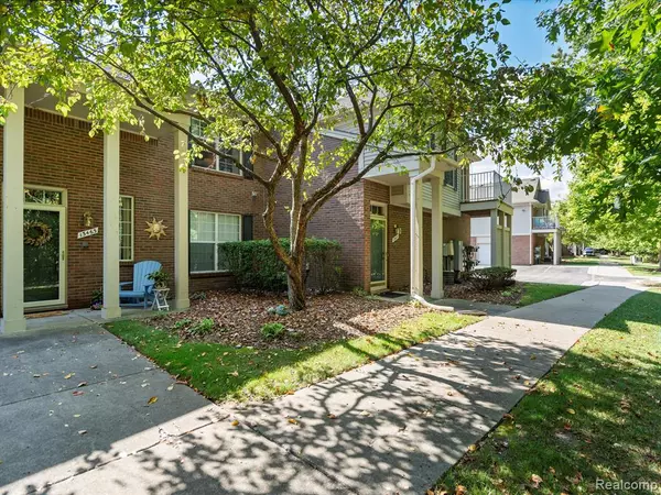 13463 FOREST RIDGE Boulevard, Sterling Heights, MI 48313