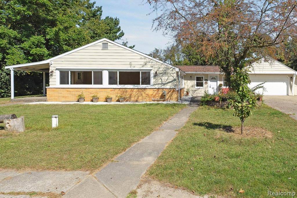 8025 Fieldcrest Drive, Green Oak Twp, MI 48116