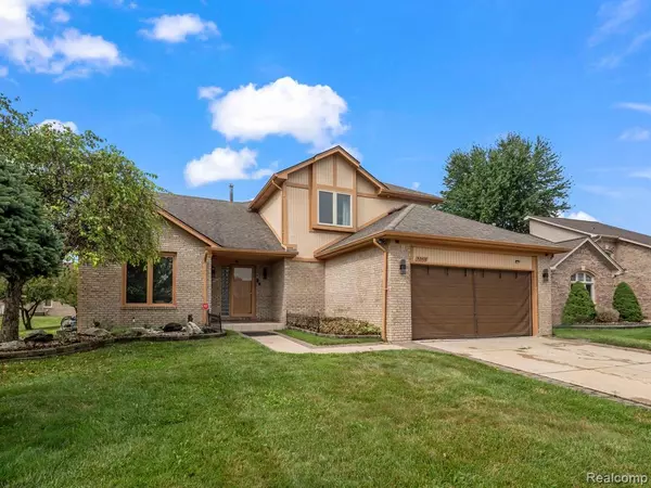 Macomb, MI 48042,52478 FAWN Drive