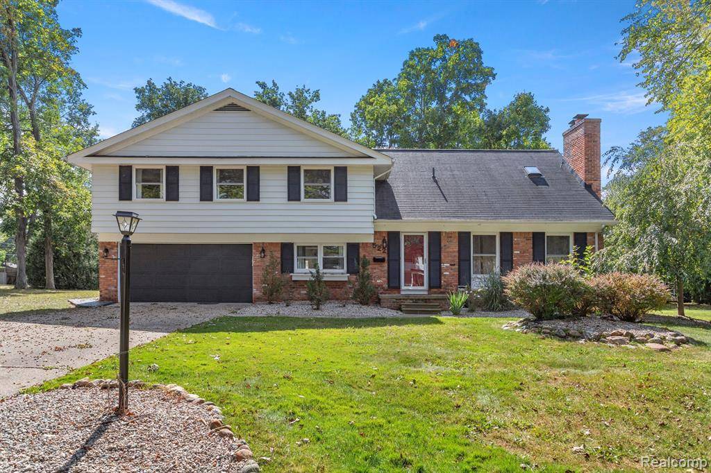 522 GREENWICH Lane, Grand Blanc, MI 48439