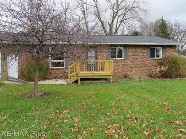 5327 E CARPENTER Road, Flint, MI 48506