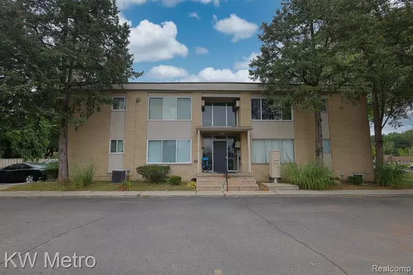 25535 LAHSER Road A-4,  Southfield,  MI 48033