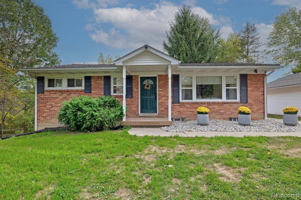 159 GRANGE HALL Road,  Groveland Twp,  MI 48462