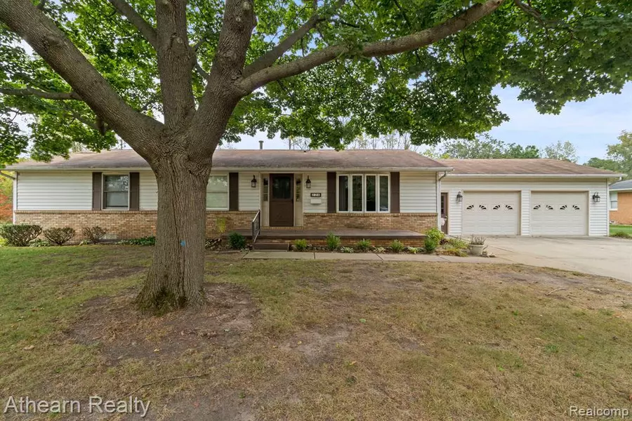 220 PARK Avenue, Holly, MI 48442