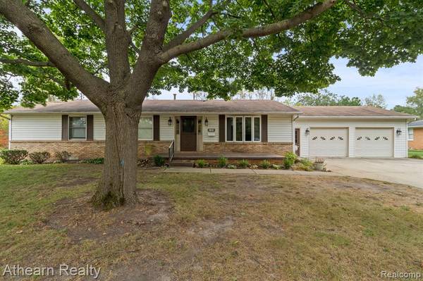 220 PARK Avenue,  Holly,  MI 48442