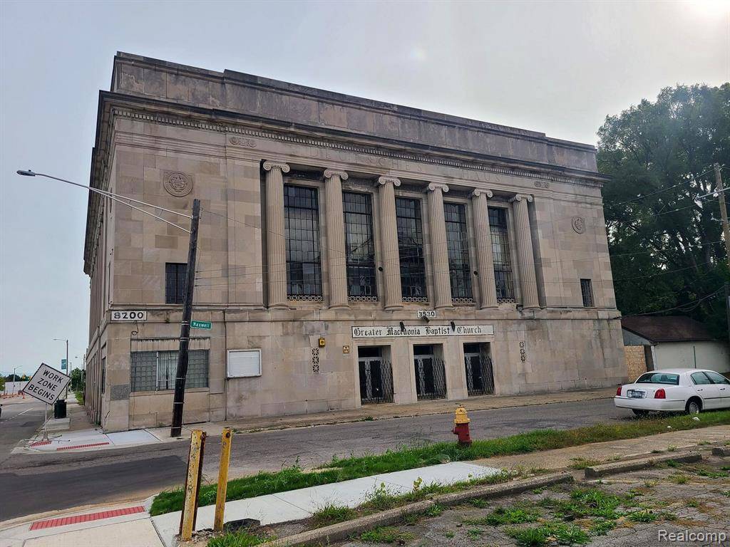 Detroit, MI 48214,8200 MACK Avenue