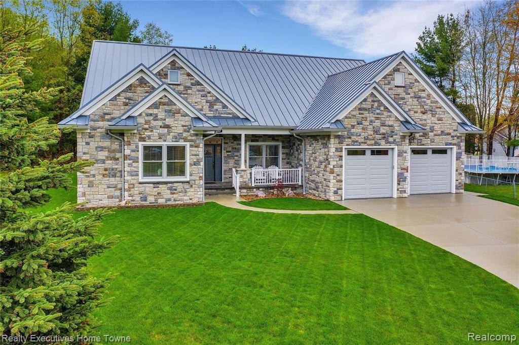 4267 MEADOW Court,  Port Huron Twp,  MI 48060