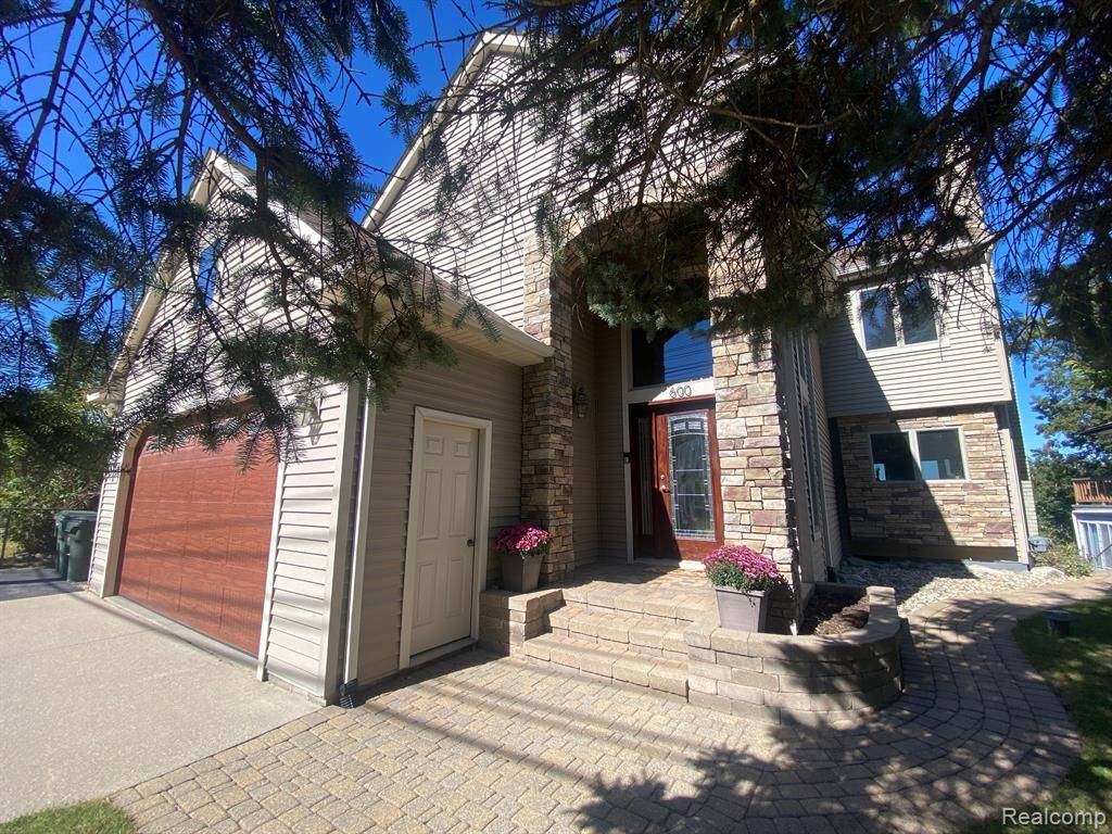 600 HEIGHTS Road, Orion Twp, MI 48362
