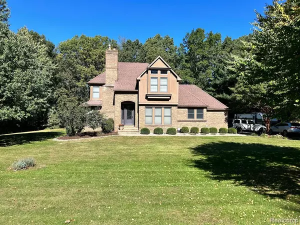 7814 DEBORA Drive, Brighton, MI 48114