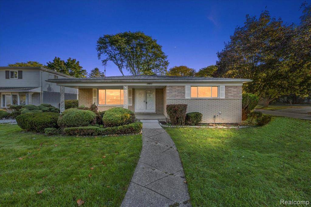 25610 Catalina Street, Southfield, MI 48075