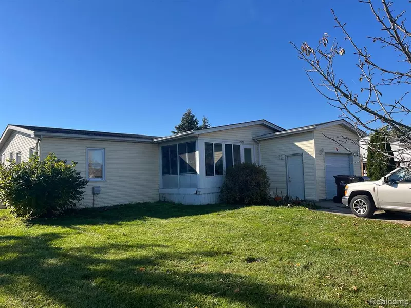 29245 Vinewood, Huron Twp, MI 48134