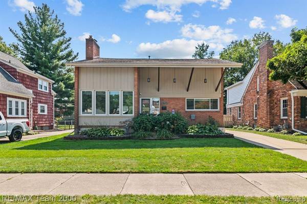 23645 ROCKFORD Street, Dearborn, MI 48124