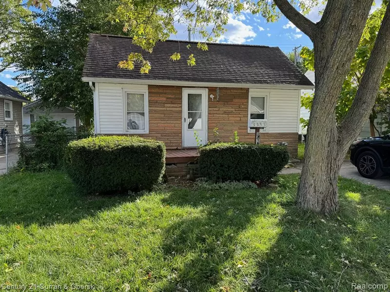 718 DeVillen Avenue, Royal Oak, MI 48073