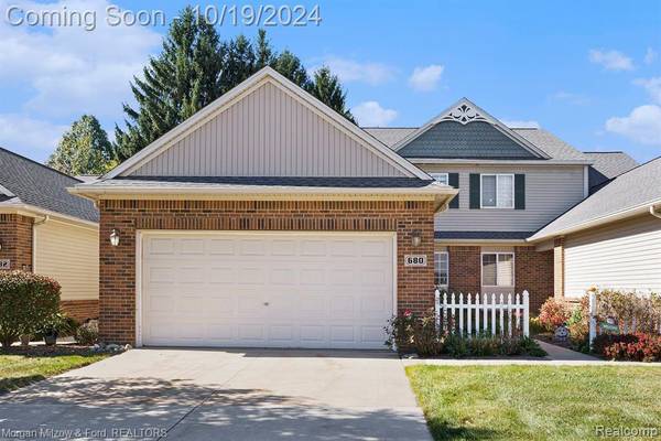 680 Shoreline Drive, Fenton, MI 48430