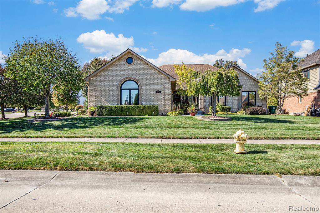 54117 VERONA PARK Drive, Macomb Twp, MI 48042