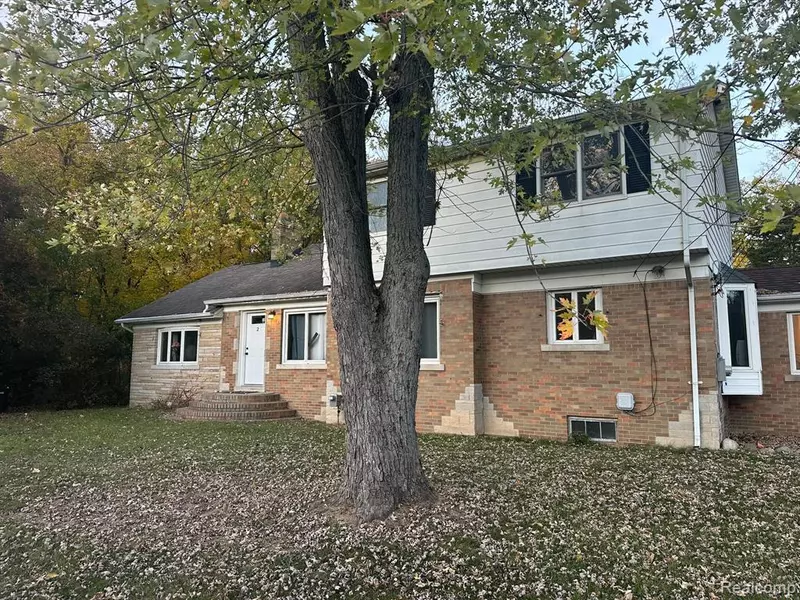 11151 CLINTON RIVER Road, Sterling Heights, MI 48314