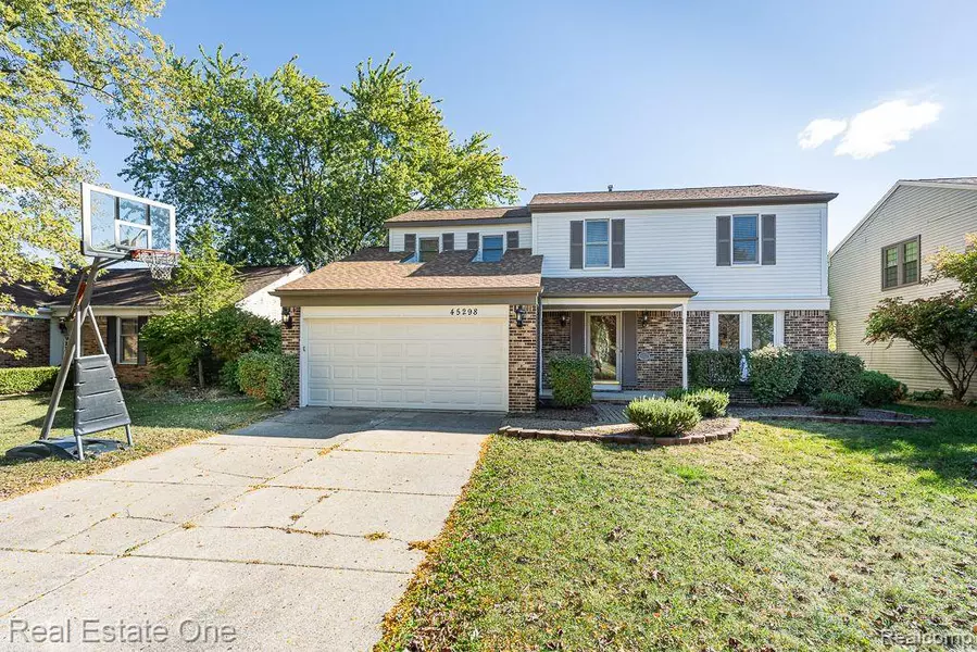 45298 RONNEN Drive, Macomb, MI 48044