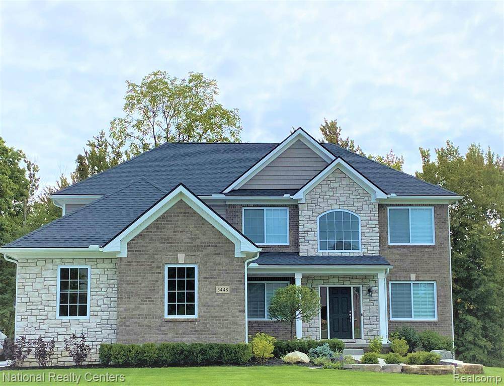 26  Woodfield Parkway, Grand Blanc Twp, MI 48439