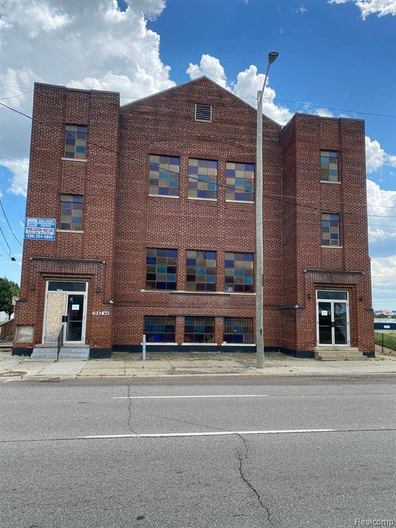 1042 E WARREN Avenue, Detroit, MI 48207