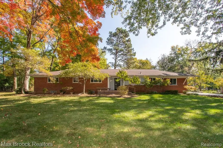 32510 BELL VINE Trail, Beverly Hills Vlg, MI 48025