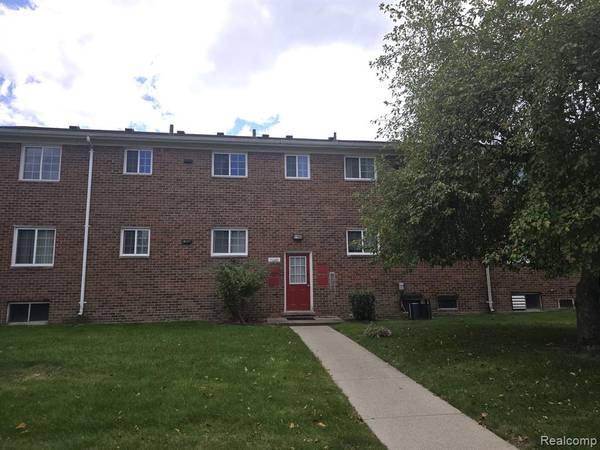 25348 SHIAWASSEE Circle 206, Southfield, MI 48033