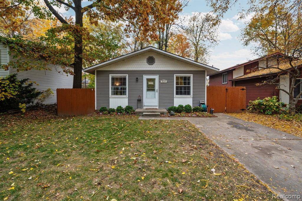 2716 SINCLAIR Avenue, Waterford Twp, MI 48328