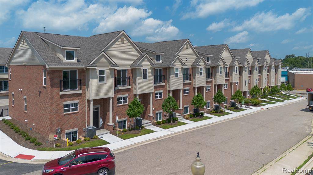 Novi, MI 48375,25495 GRANDVIEW Lane 25