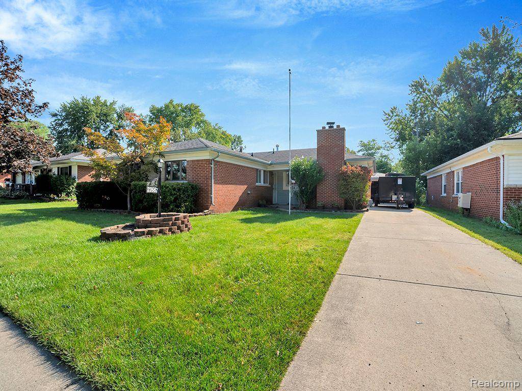 22662 GLENMOOR Heights, Farmington Hills, MI 48336