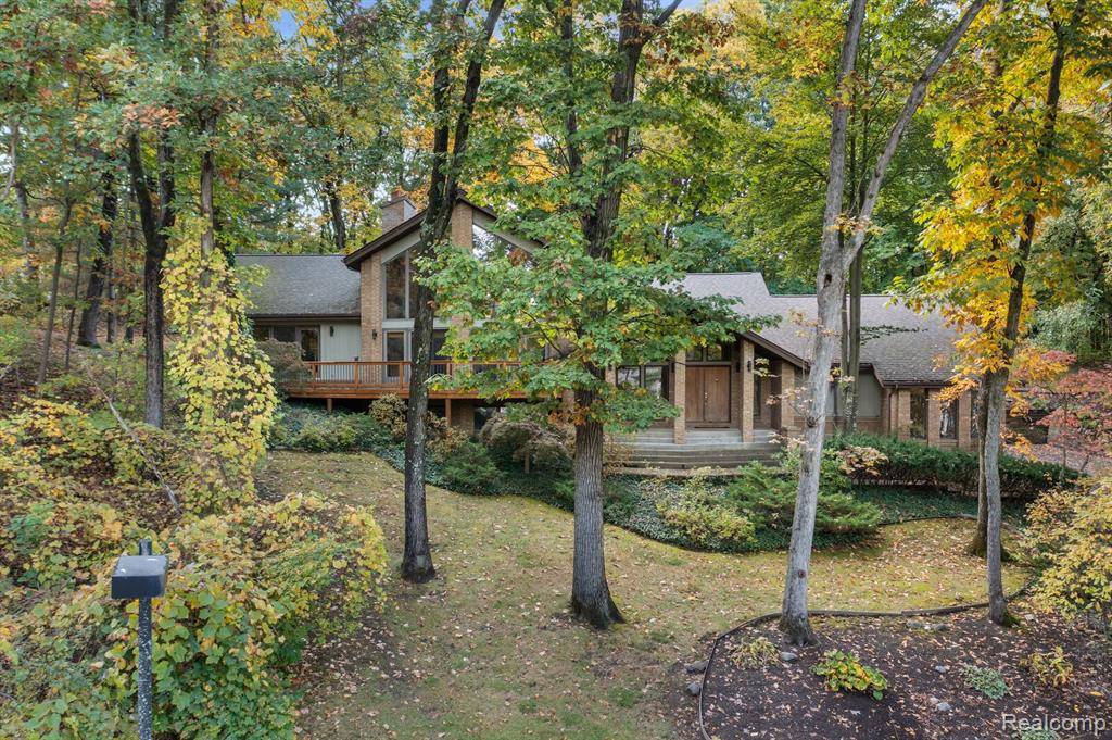 6653 COLLEGE Park, Springfield Twp, MI 48346