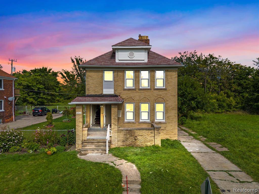 1200 LENOX Street,  Detroit,  MI 48215
