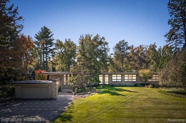 5280 BROOKDALE Road, Bloomfield Hills, MI 48304