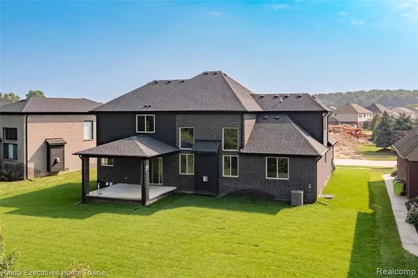 Macomb Twp, MI 48044,45595 SHOAL Drive