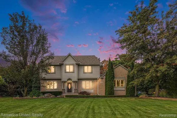 1375 THORN RIDGE Drive, Hartland Twp, MI 48843