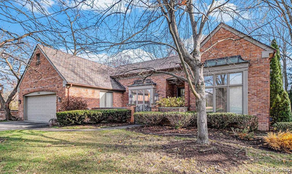 Bingham Farms Vlg, MI 48025,32940 Outland Trail