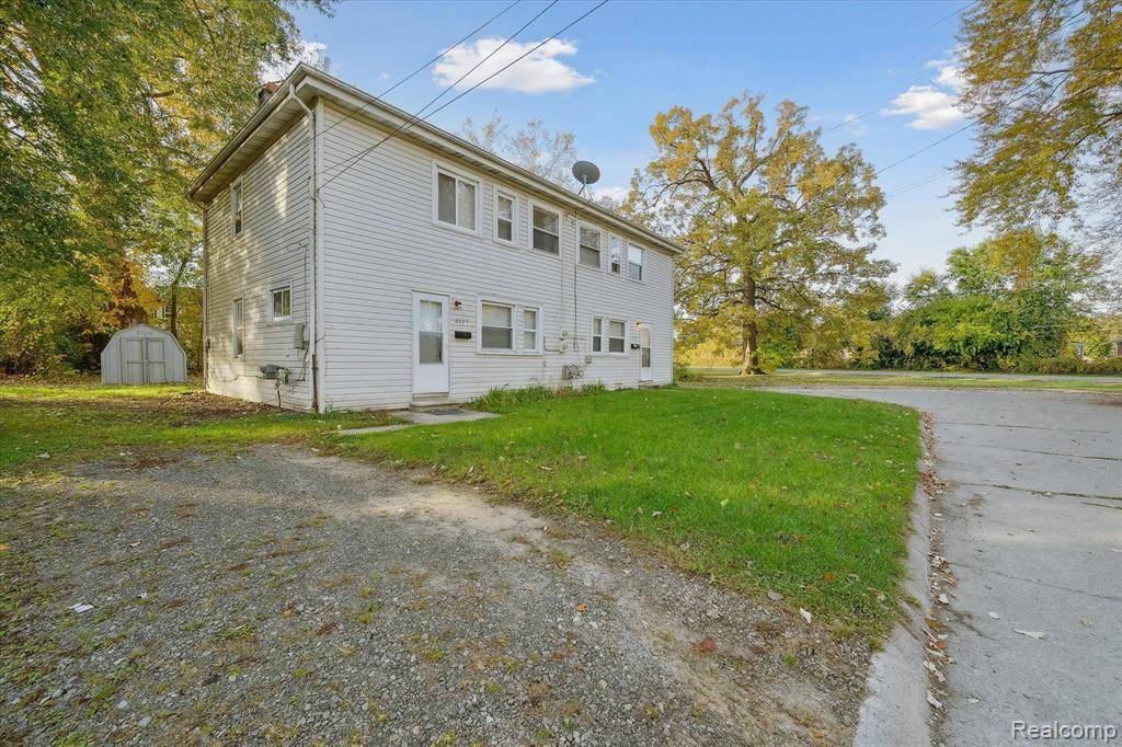 2223 DELTON,  Westland,  MI 48186