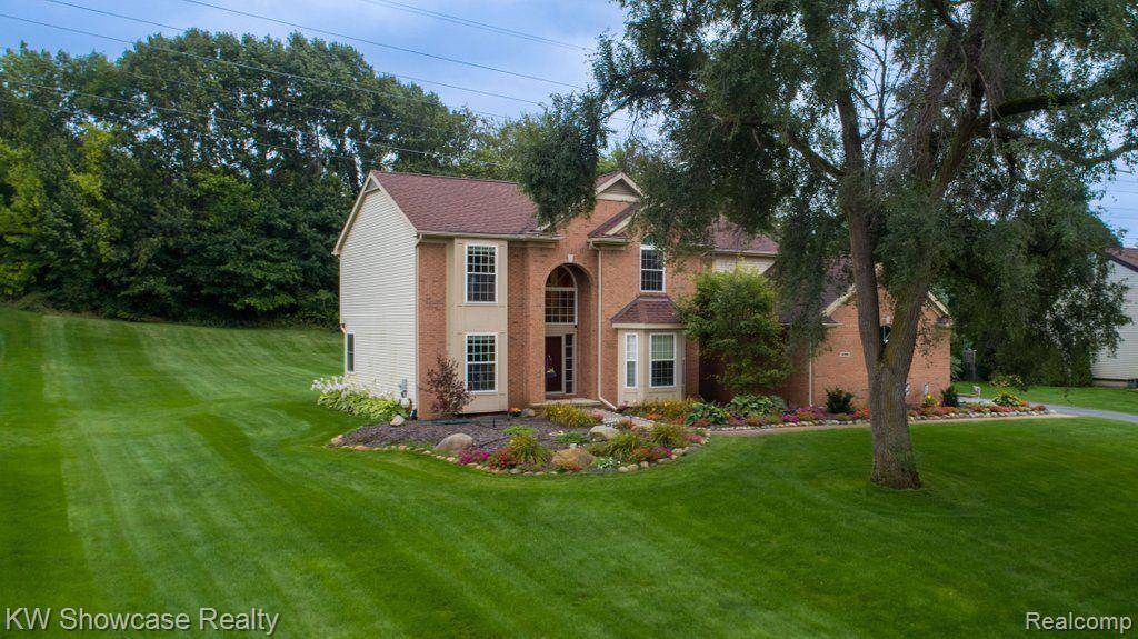 54806 WALNUT Drive,  Lyon Twp,  MI 48165
