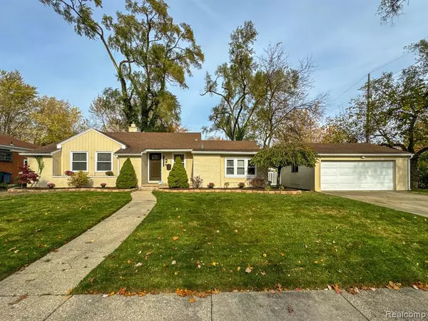 15526 KIRKSHIRE Avenue, Beverly Hills, MI 48025