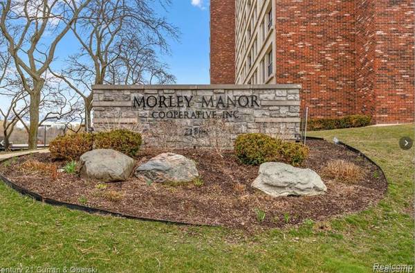 21800 MORLEY Avenue 1207, Dearborn, MI 48124