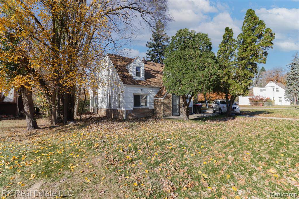 Southfield, MI 48075,21155 EVERGREEN Road