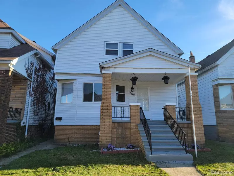 2020 YEMANS Street, Hamtramck, MI 48212