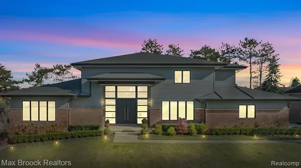 31238 ESTATE WOODS COURT,  Farmington Hills,  MI 48331
