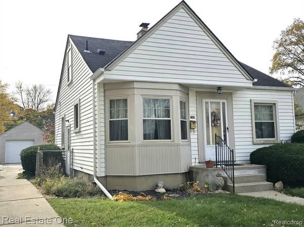 23111 CLEVELAND Street, Dearborn, MI 48124