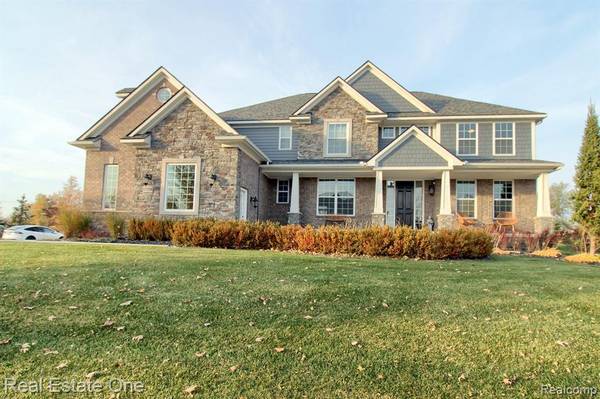 57234 MEADOWCREEK Circle N, South Lyon, MI 48178