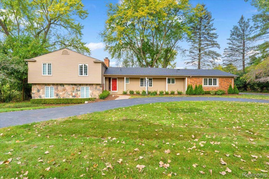 4316 PINE TREE Trail,  Bloomfield Twp,  MI 48302