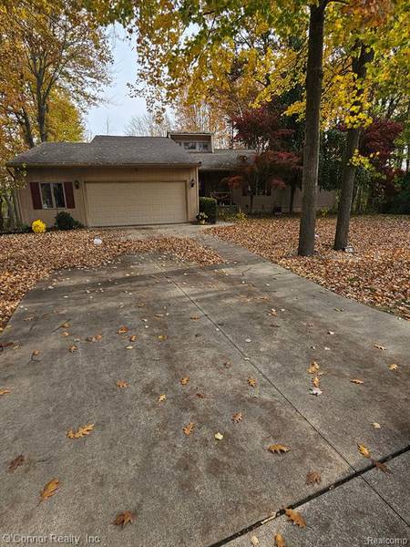 3043 OAK MOSS, Fort Gratiot, MI 48059