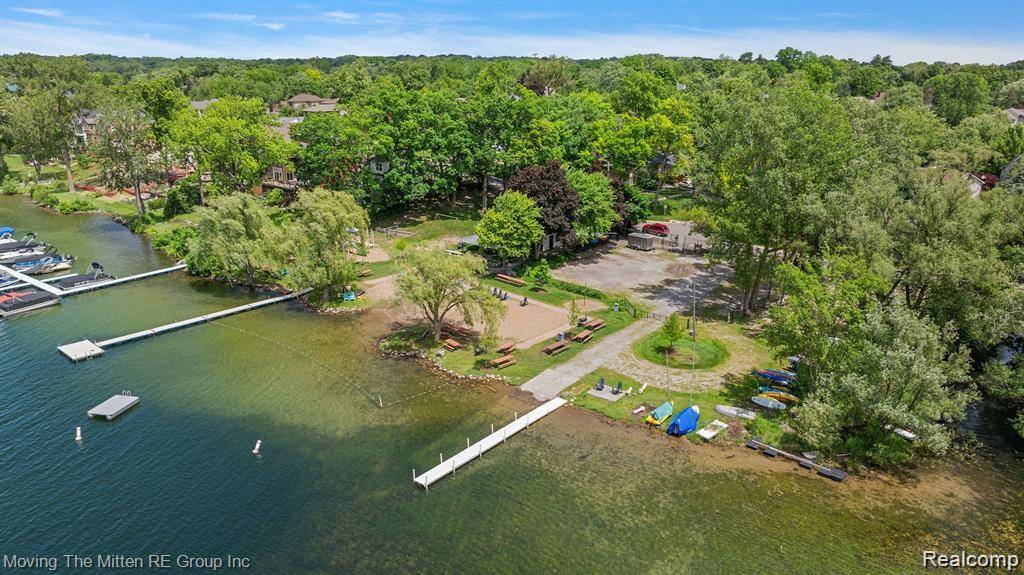 West Bloomfield Twp, MI 48323,5750 SUNNYCREST Drive