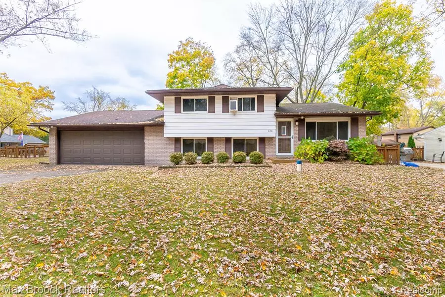 4241 BANKSIDE Avenue, West Bloomfield, MI 48323